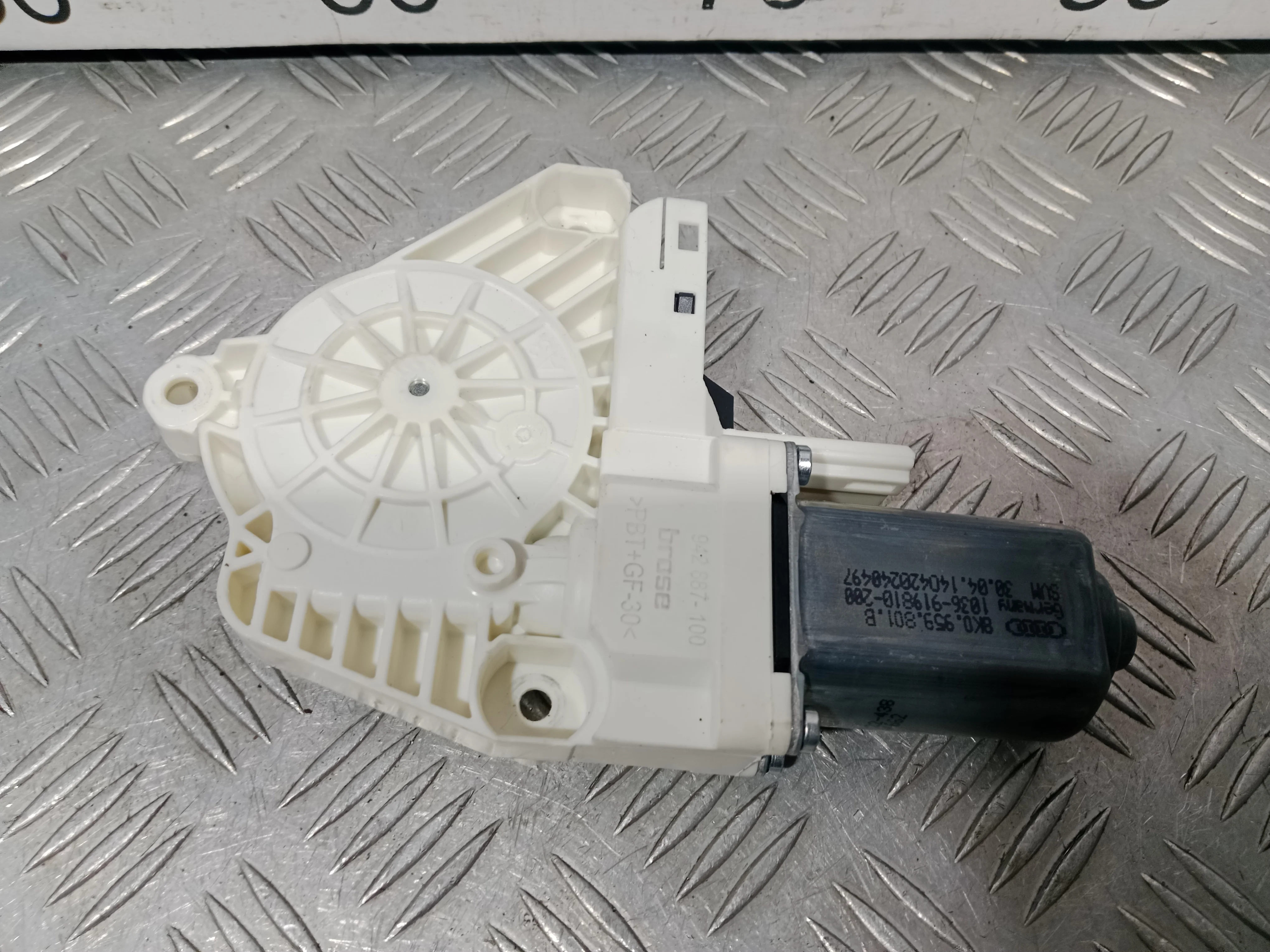 [Б/У] Моторчик стеклоподъемника передний левый [Код: 00489664 ]