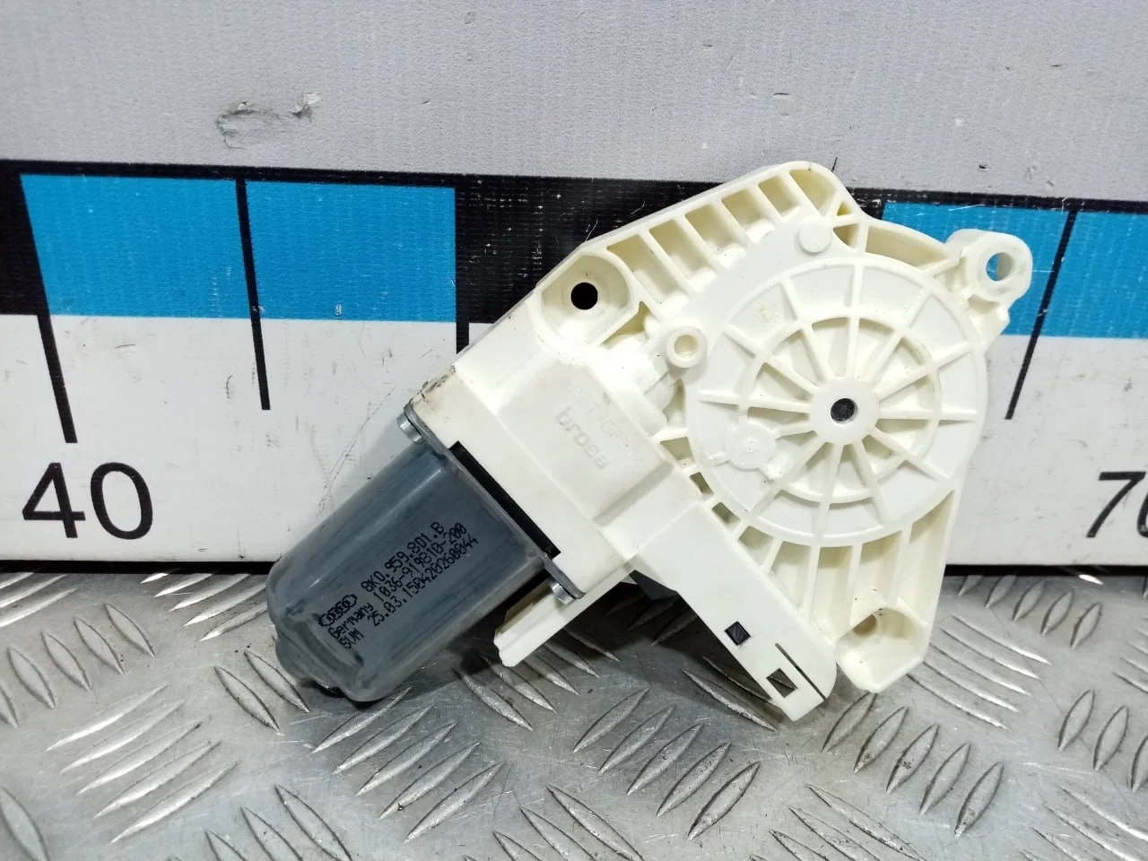 [Б/У] Моторчик стеклоподъемника передний левый [Код: 00538865 ]