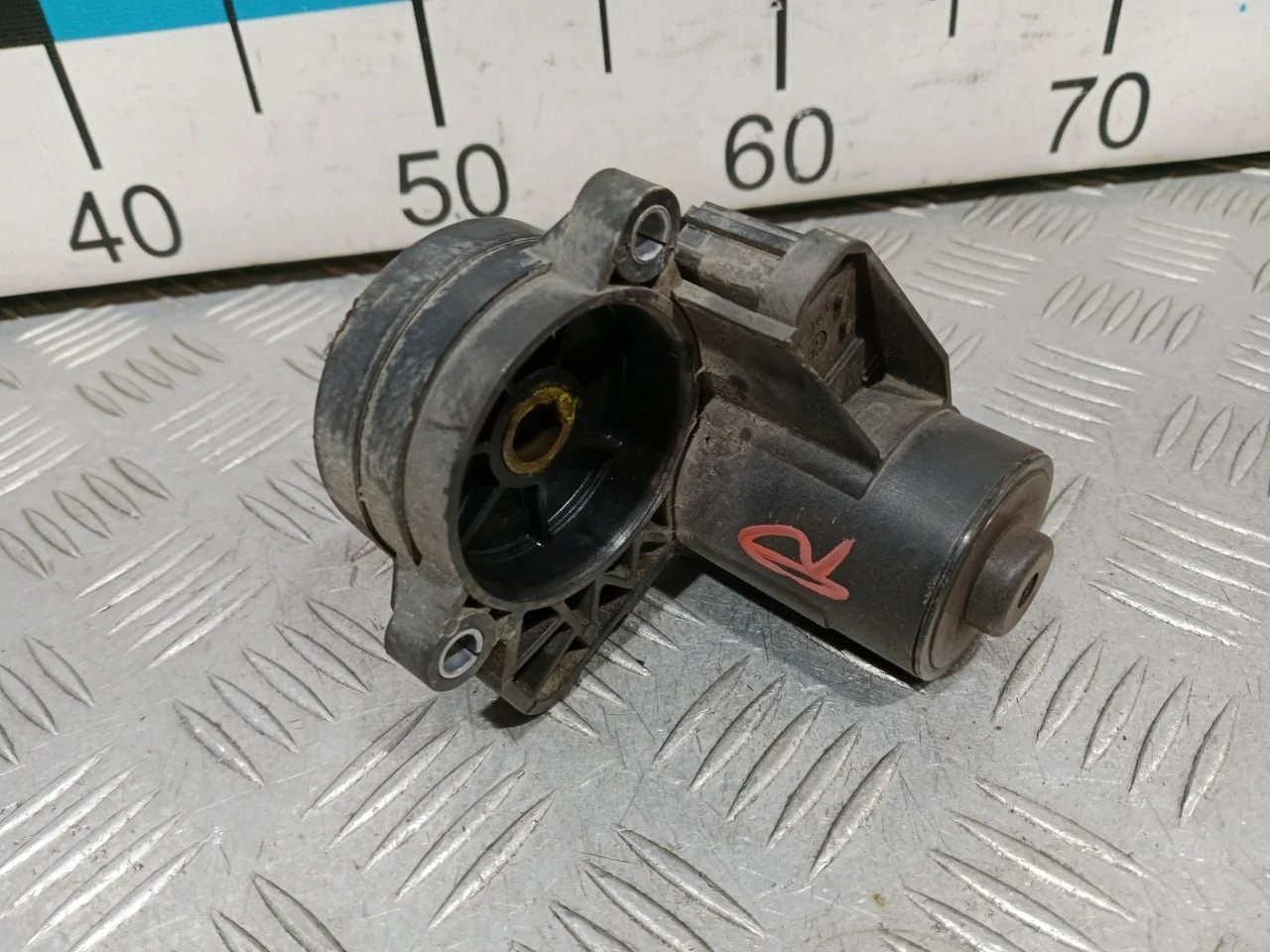 [Б/У] Моторчик стояночного тормоза правый [Код: 00678858 ]