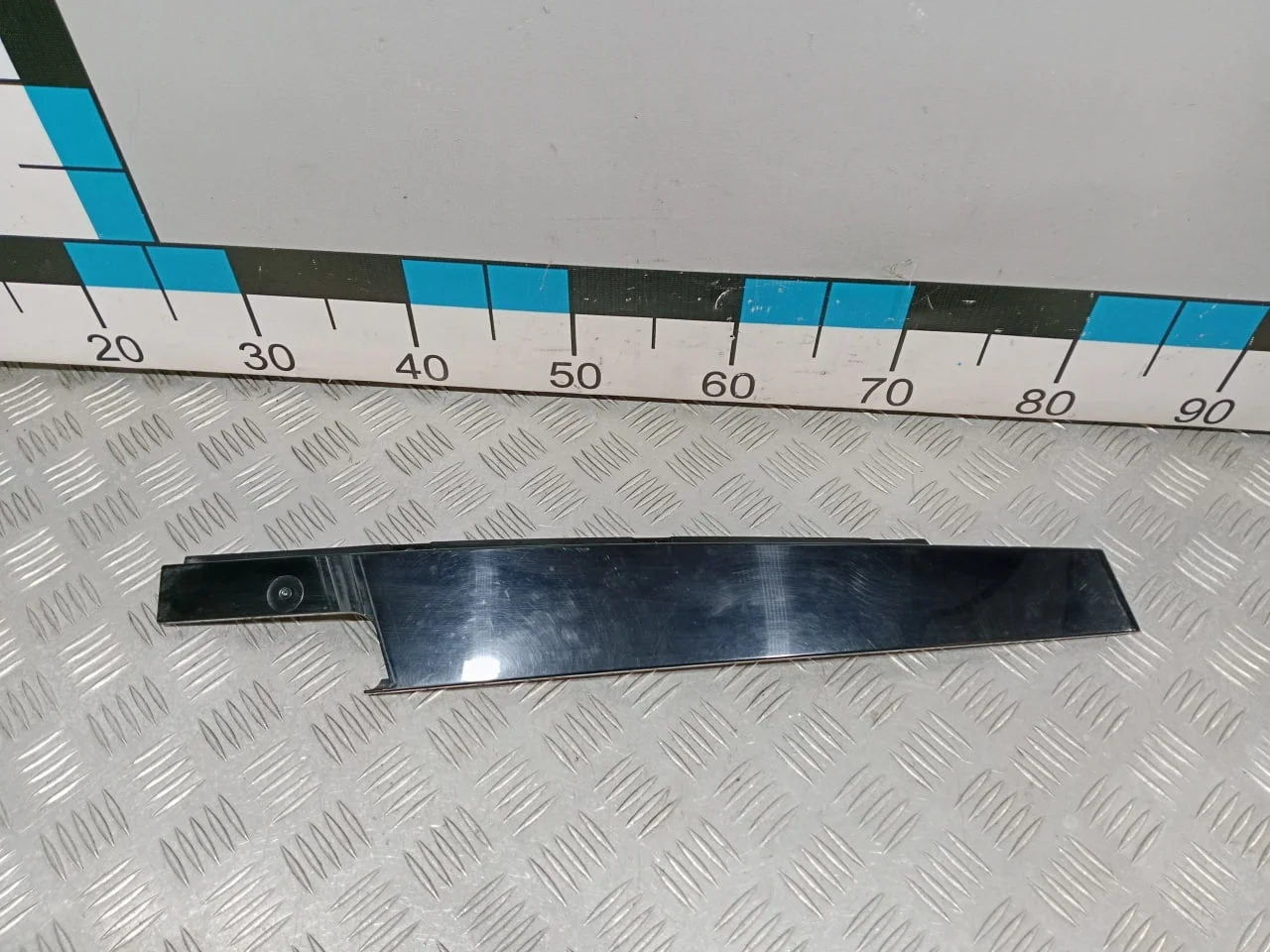 [Б/У] Накладка двери передней левой Audi A4 [Код: 00671113 ]