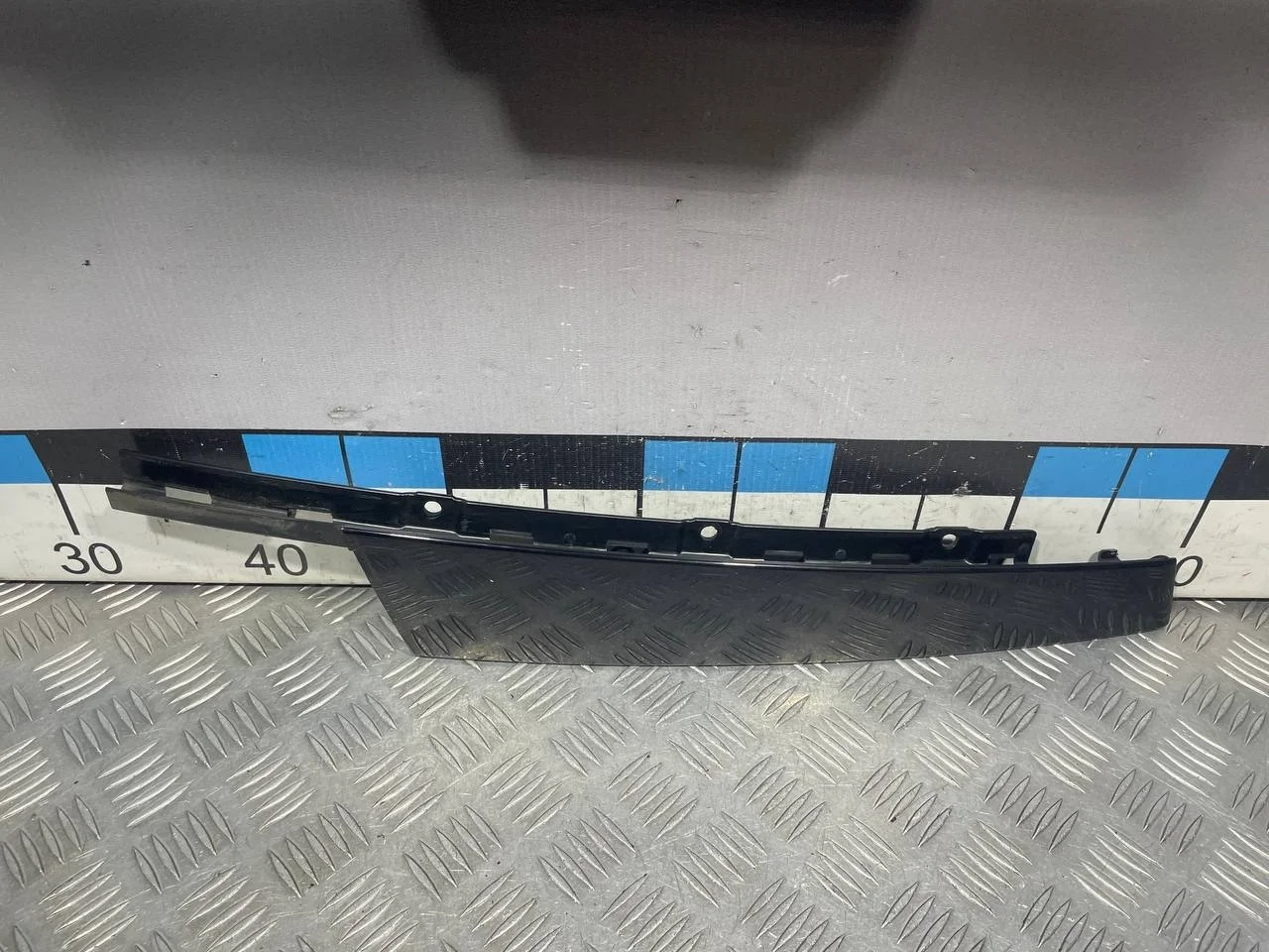 [Б/У] Накладка двери передней левой вертикальная Audi A6 [Код: 00583187 ]