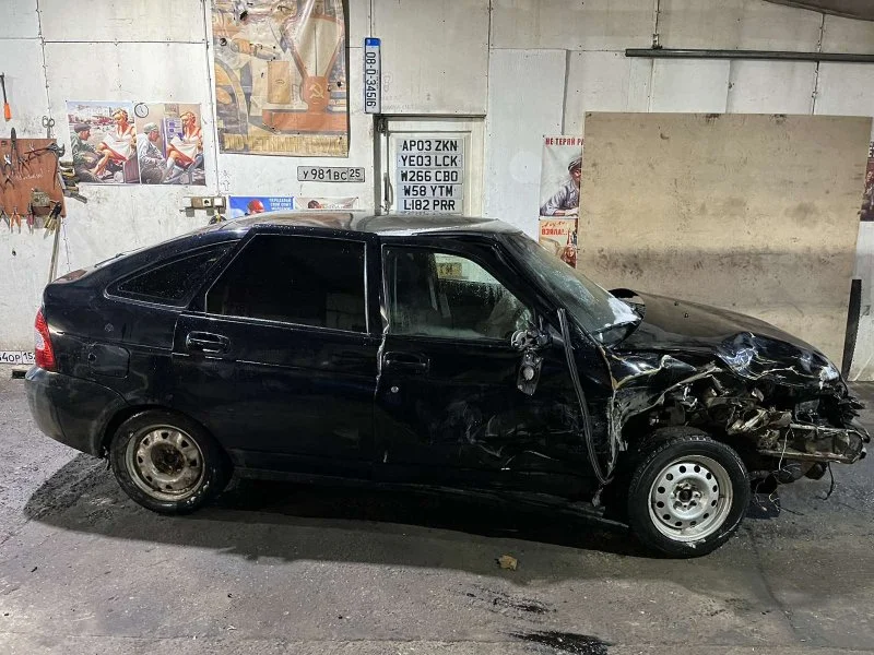 Продажа LADA Priora 1.6 (98Hp) (VAZ-21126) FWD MT по запчастям