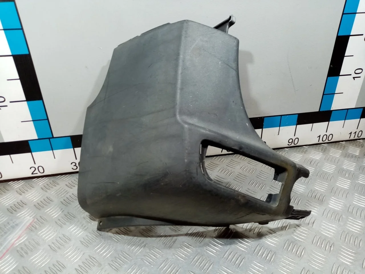 [Б/У] Накладка заднего бампера левая - (Состояние: ХОРОШЕЕ) [ХОРОШЕЕ] [Код: 00680686 ]