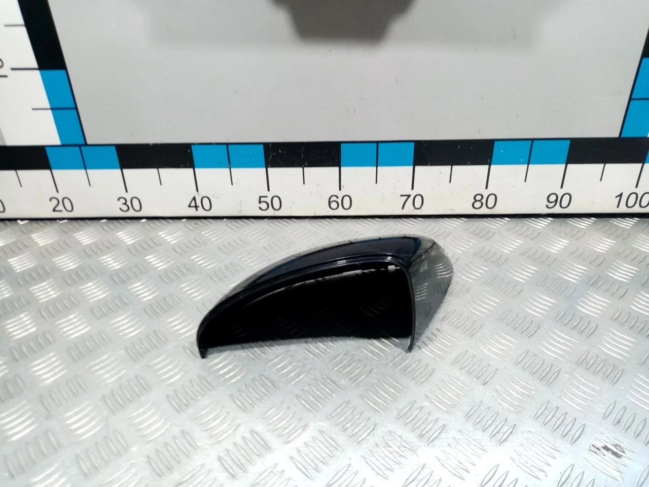 [Б/У] Накладка зеркала левого VW Touareg [Код: 00669845 ]