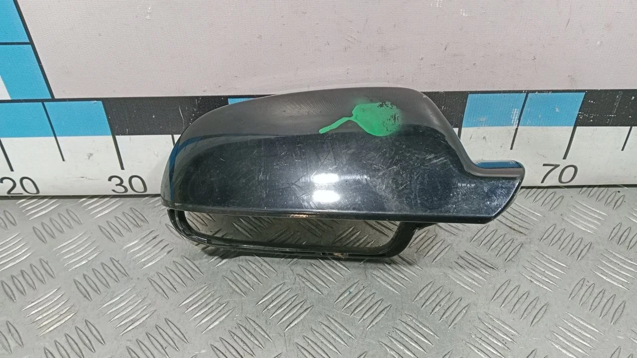 [Б/У] Накладка зеркала правого Audi [Код: 00399568 ]