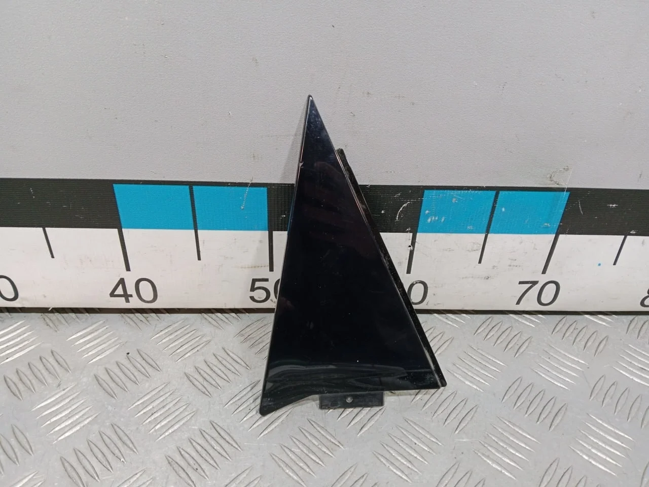 [Б/У] Накладка уголок двери задней левой уголок Audi A4 - Потертости [ХОРОШЕЕ] [Код: 00672493 ]