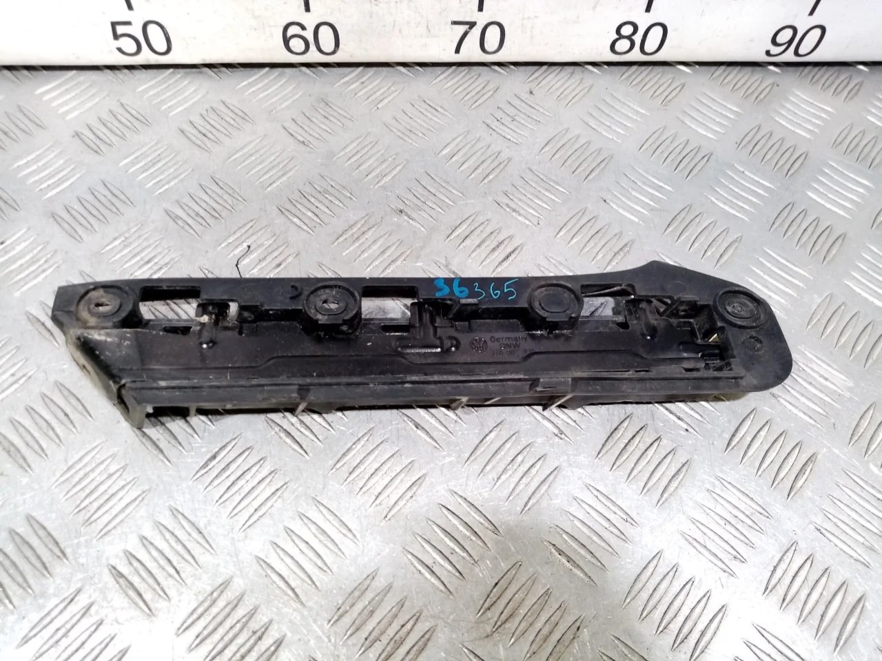 [Б/У] Направляющая переднего бампера левая [Код: 00510472 ]