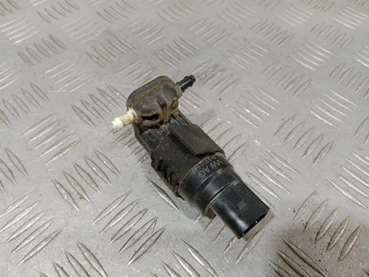 [Б/У] Насос омывателя лобового стекла VAG [Код: 00682061 ]