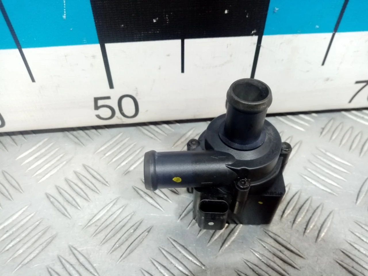 [Б/У] Насос системы охлаждения дополнительный [Код: 00637644 ]