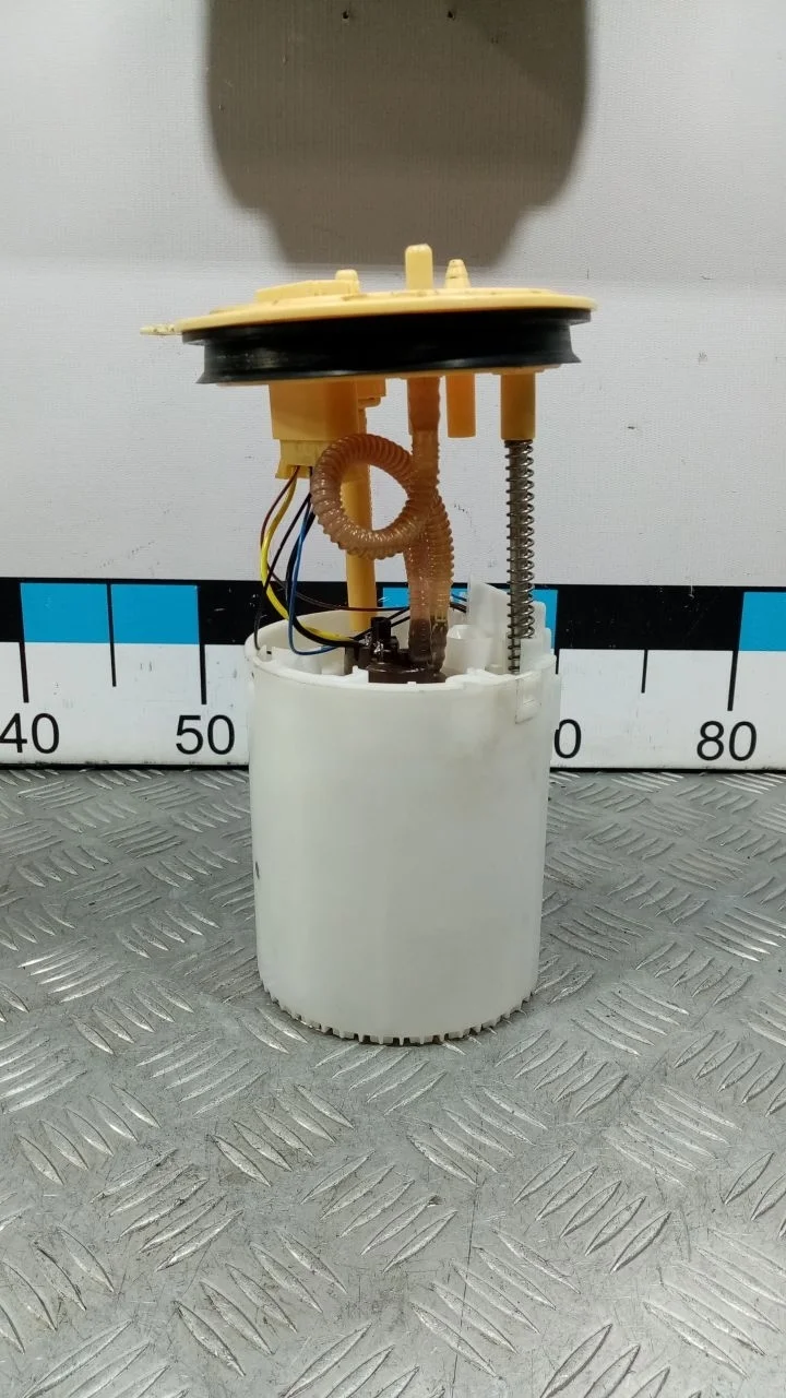 [Б/У] Насос топливный электрический VW Passat B7 - Без датчик уровня топлива [Код: 00376979 ]