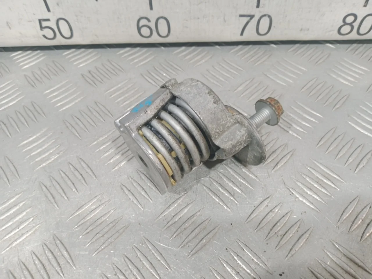 [Б/У] Натяжитель ремня [Код: 00595768 ]