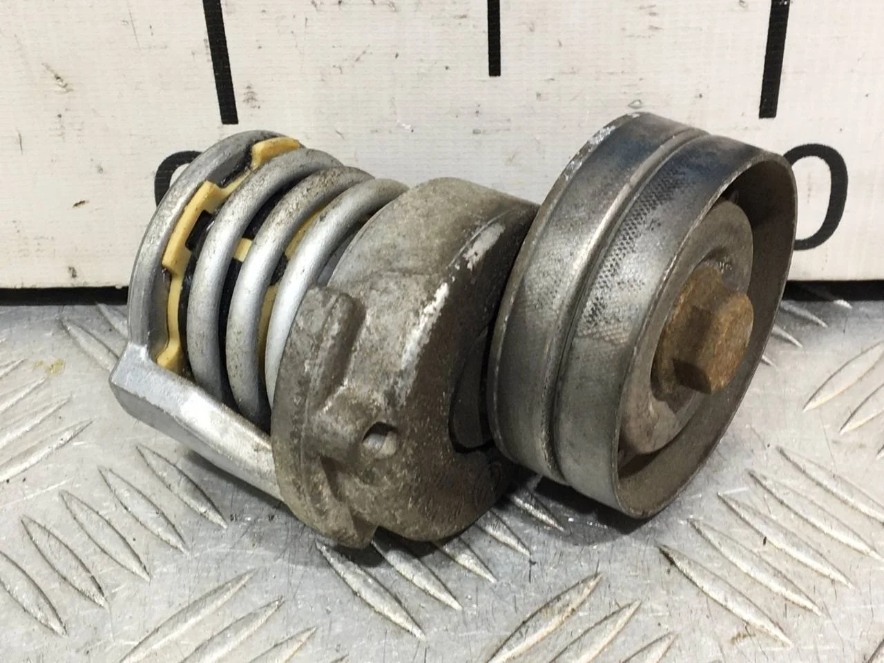 [Б/У] Натяжитель ремня [Код: 00652245 ]