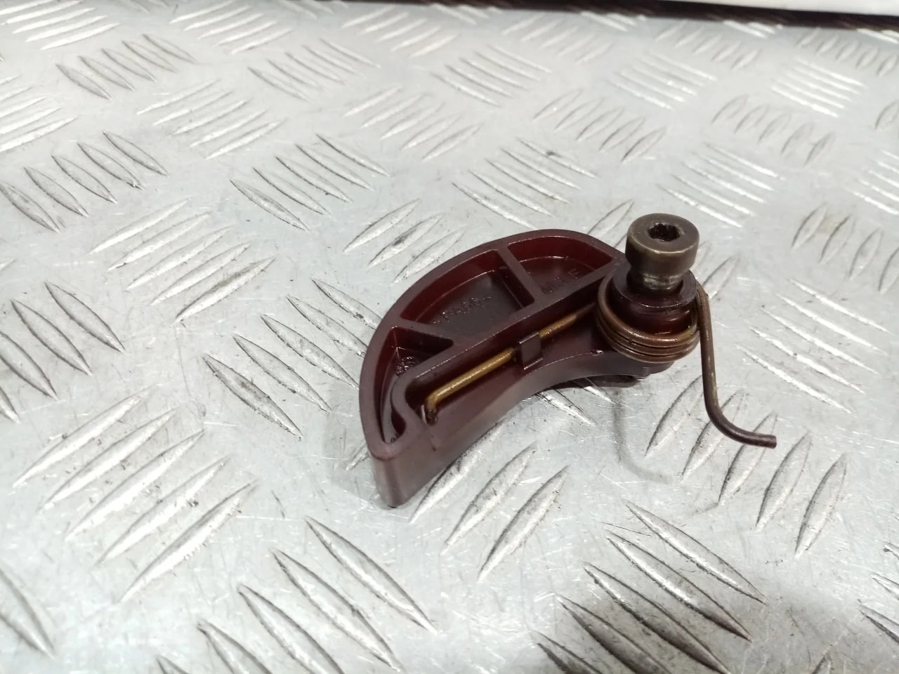 [Б/У] Натяжитель цепи VW [Код: 00633161 ]