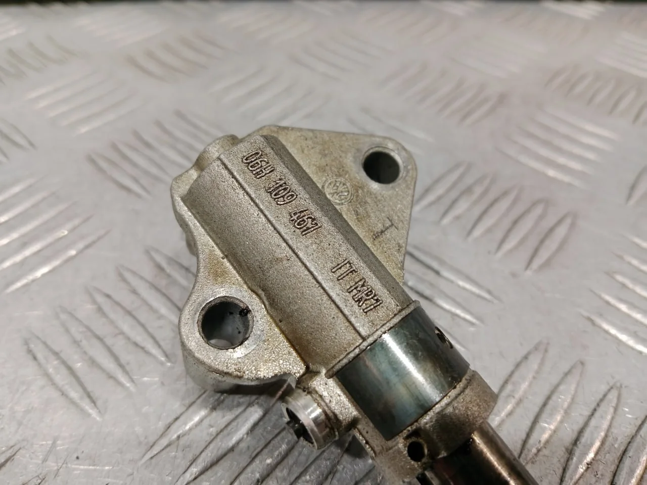 [Б/У] Натяжитель цепи ГРМ [Код: 00641085 ]