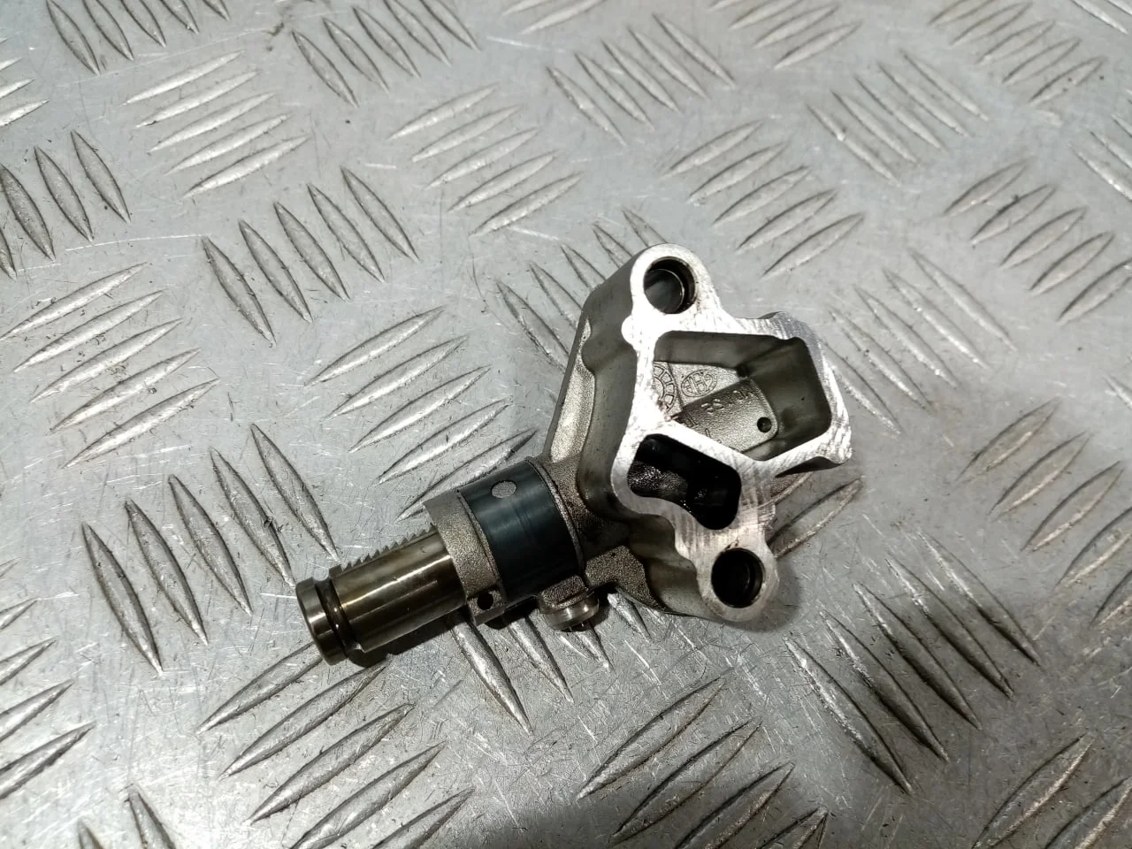 [Б/У] Натяжитель цепи ГРМ - пробег 94000 [Код: 00643927 ]