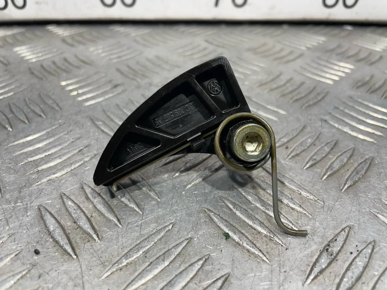 [Б/У] Натяжное устройство цепи [Код: 00308858 ]