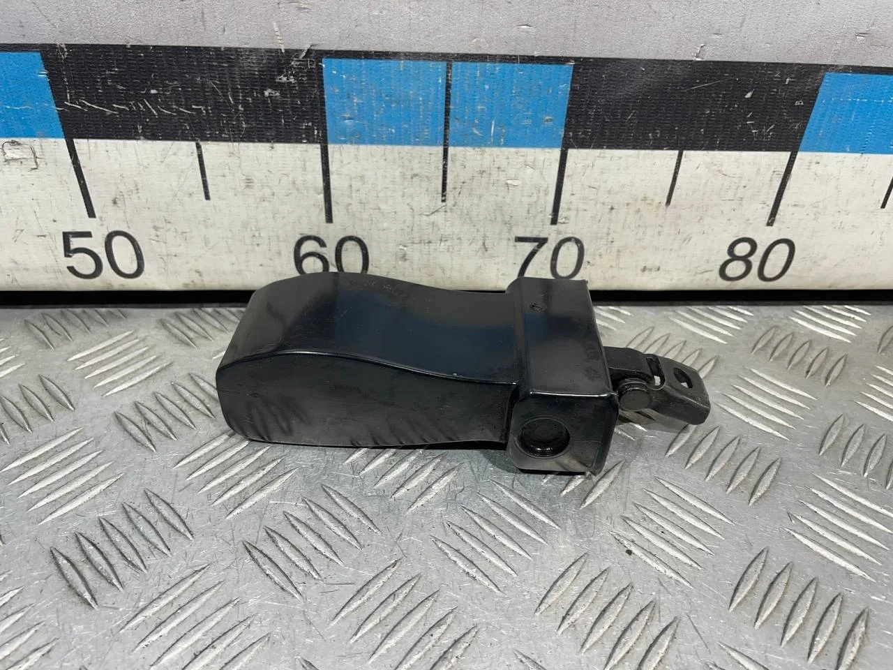 [Б/У] Ограничитель двери задний Skoda Yeti [Код: 00596542 ]