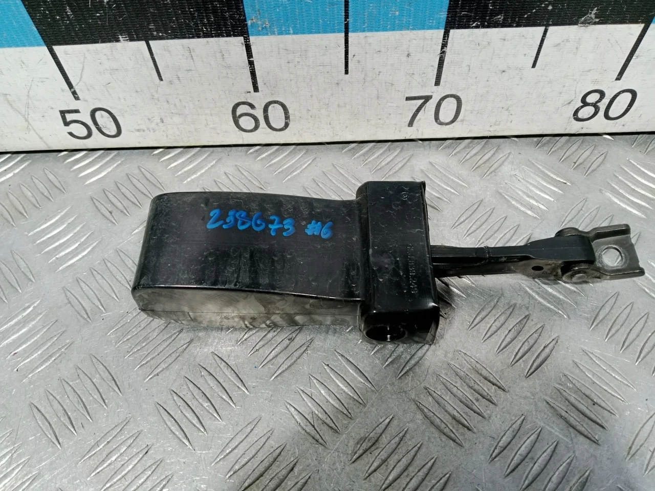 [Б/У] Ограничитель двери задний Skoda Yeti [Код: 00602380 ]