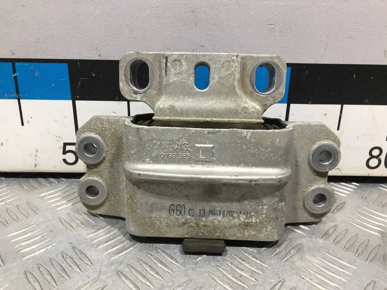 [Б/У] Опора двигателя левая VAG - (Состояние: пробег 112т) [Код: 00674242 ]