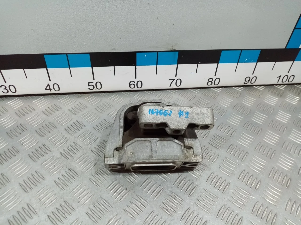 [Б/У] Опора двигателя правая [Код: 00623508 ]