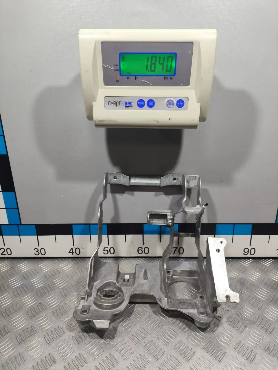 [Б/У] Опорный кронштейн педалей [Код: 00666180 ]