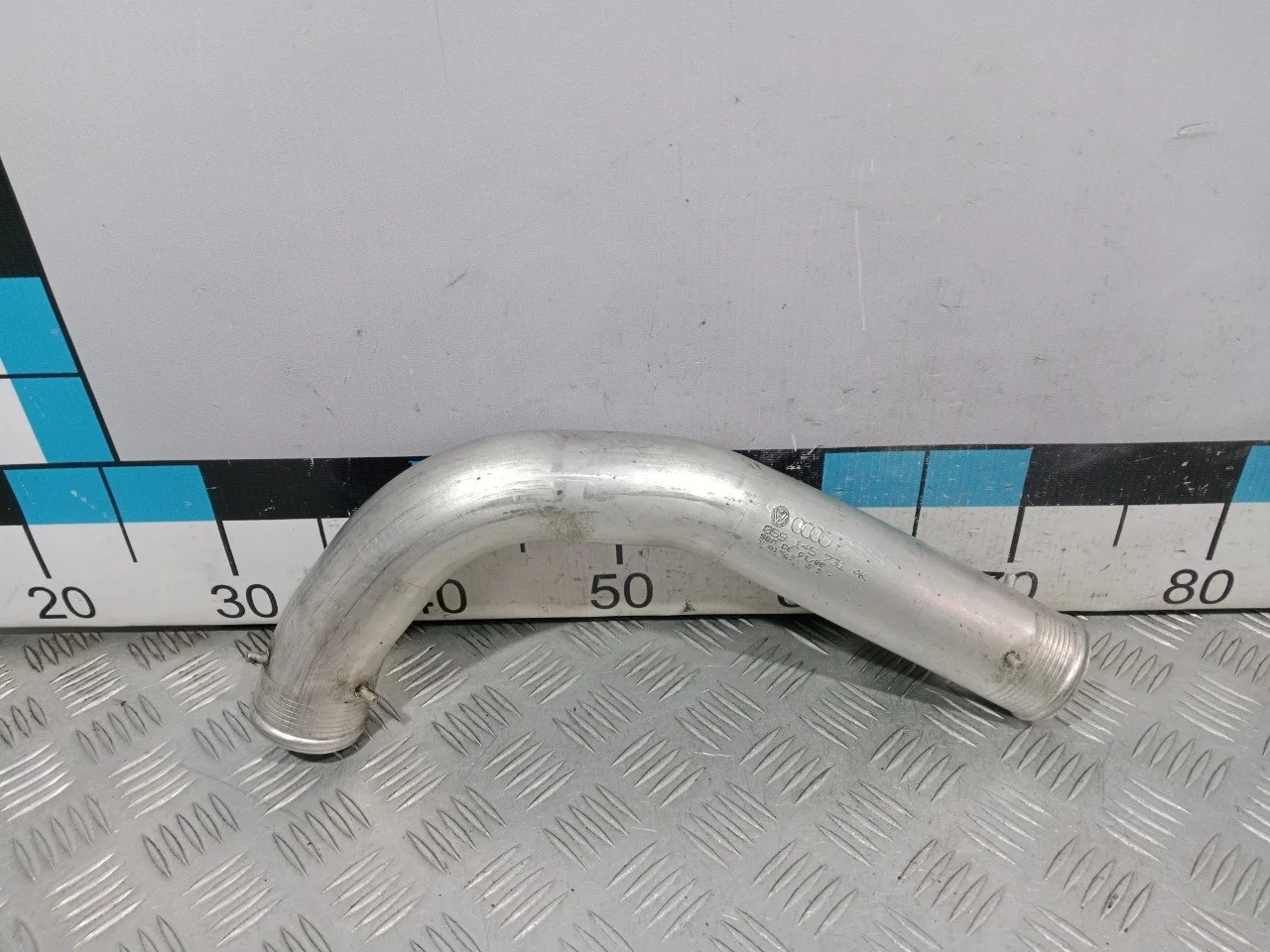 [Б/У] Патрубок интеркулера - Сломано 1 крепление [Незначительные дефекты] [Код: 00587547 ]