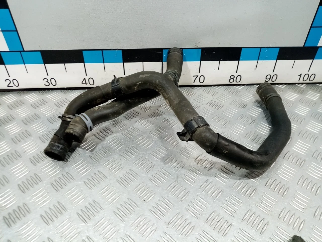 [Б/У] Патрубок радиатора - (Состояние: голый) [ХОРОШЕЕ] [Код: 00650009 ]