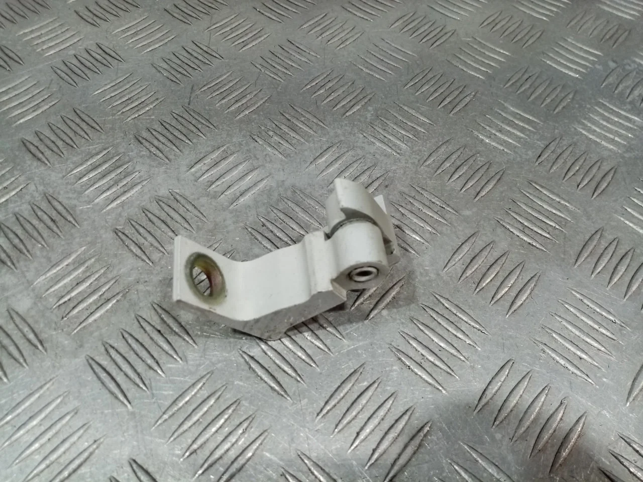 [Б/У] Петля двери верхняя левая [Код: 00651900 ]