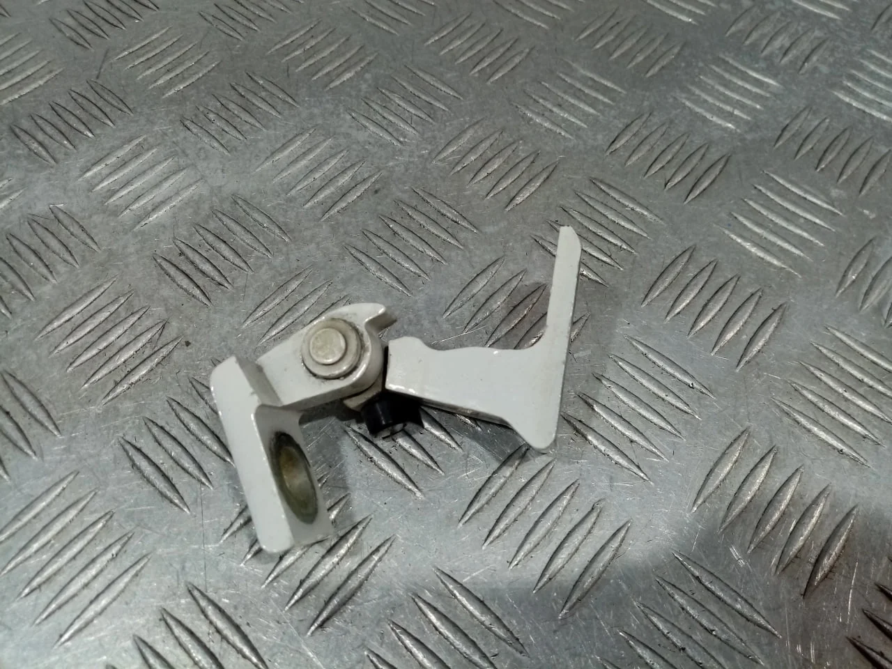 [Б/У] Петля двери верхняя левая [Код: 00651903 ]