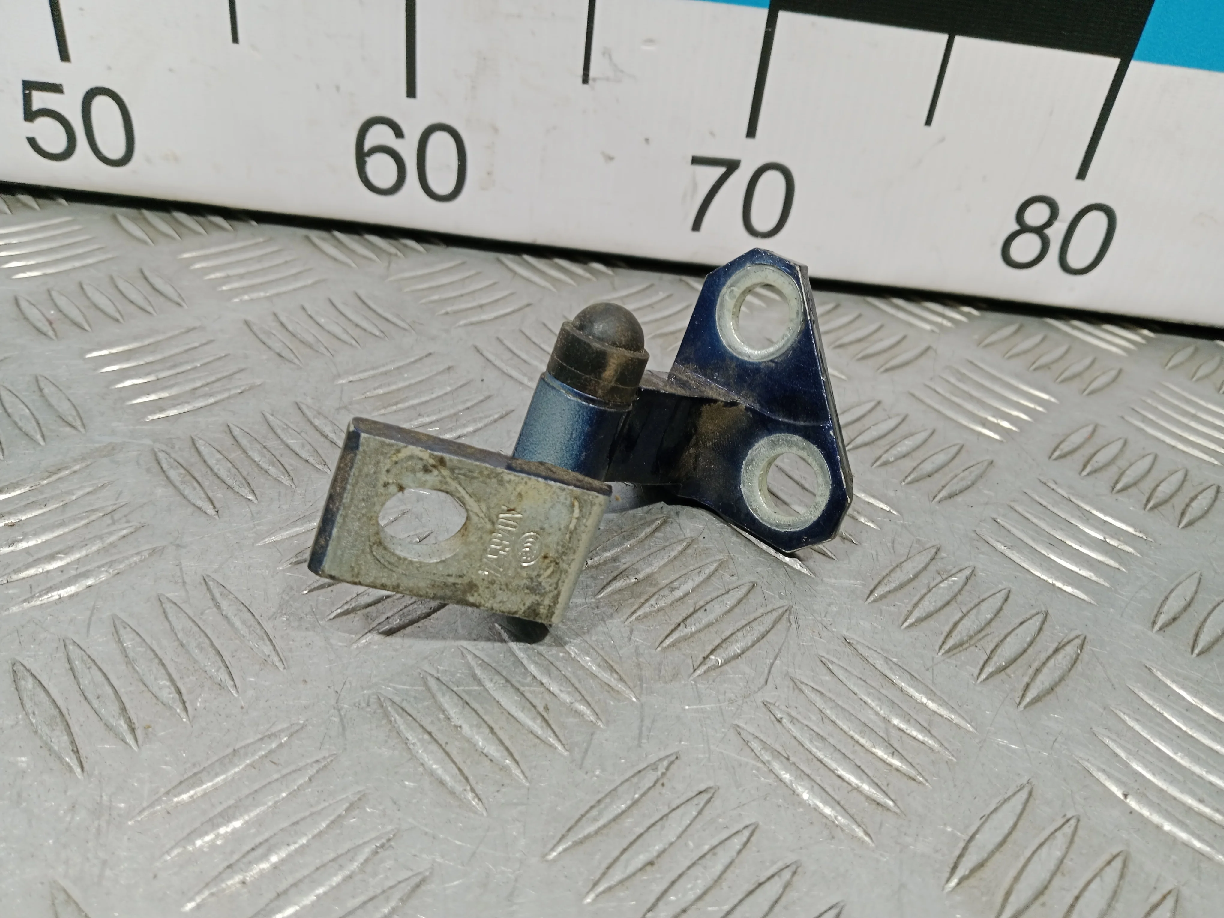 [Б/У] Петля двери задней левой верхняя Passat [Код: 00413471 ]