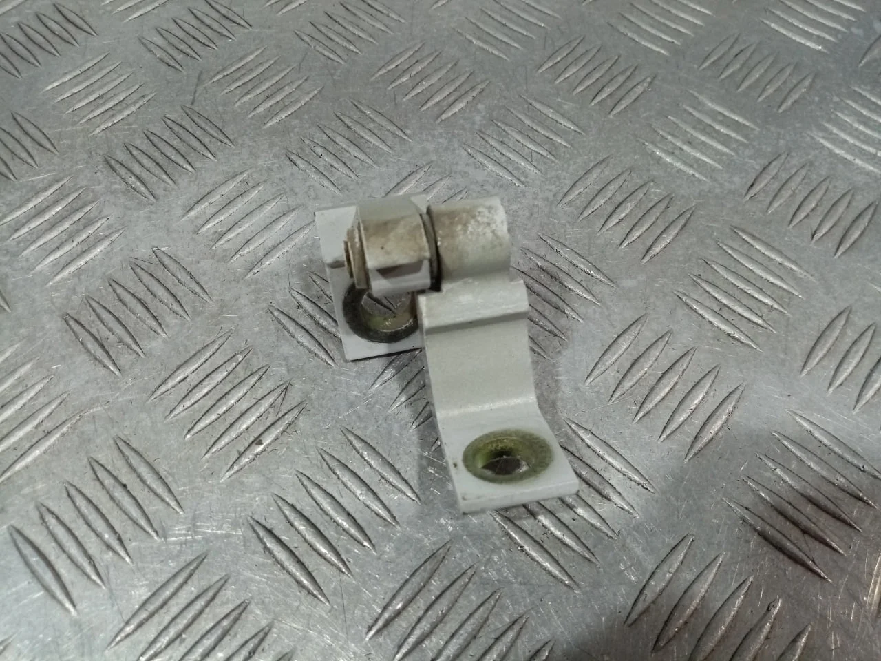 [Б/У] Петля двери левой передней верхняя/нижняя [Код: 00651898 ]