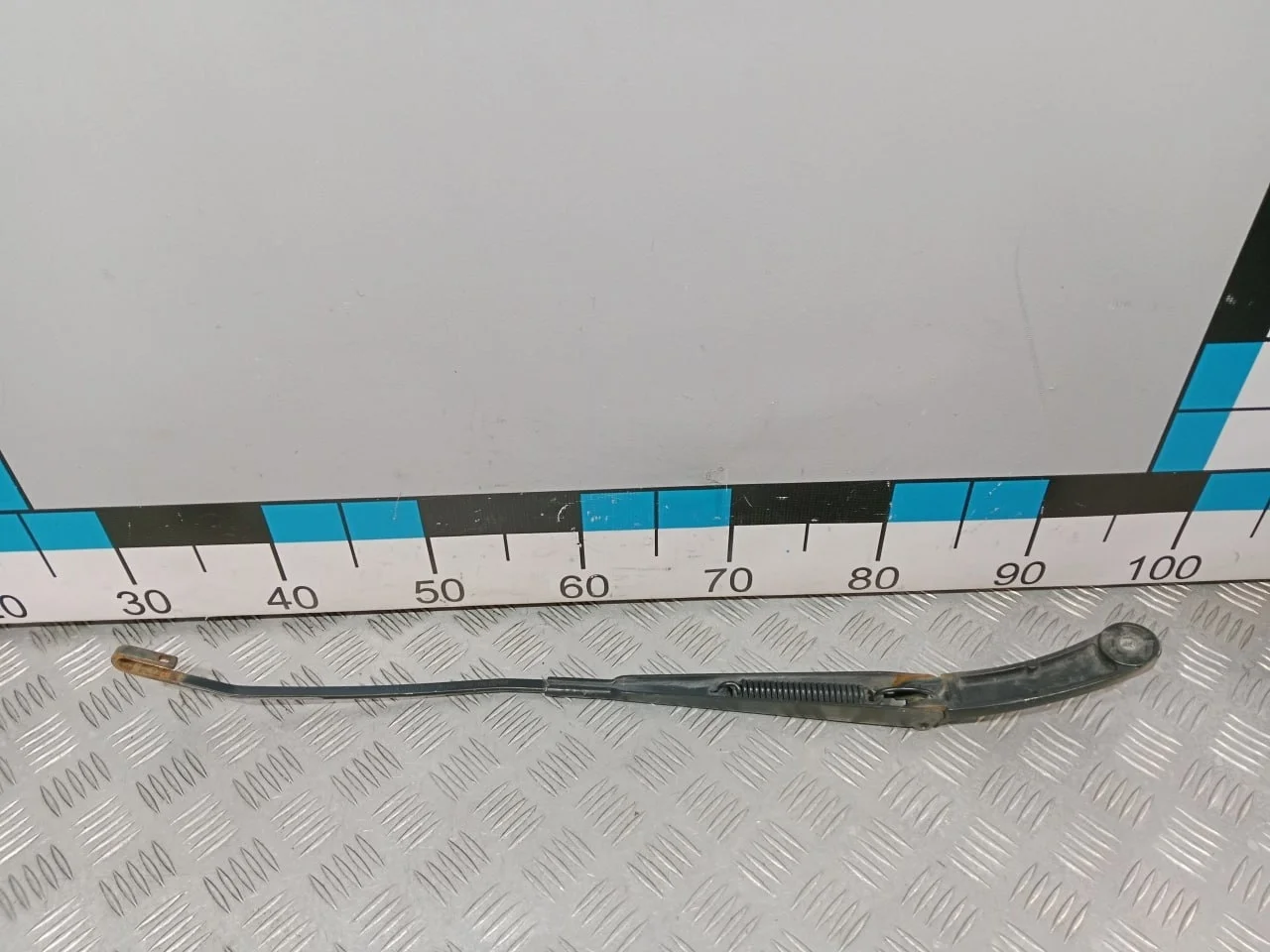 [Б/У] Поводок стеклоочистителя левый Transporter T5 [Код: 00669005 ]