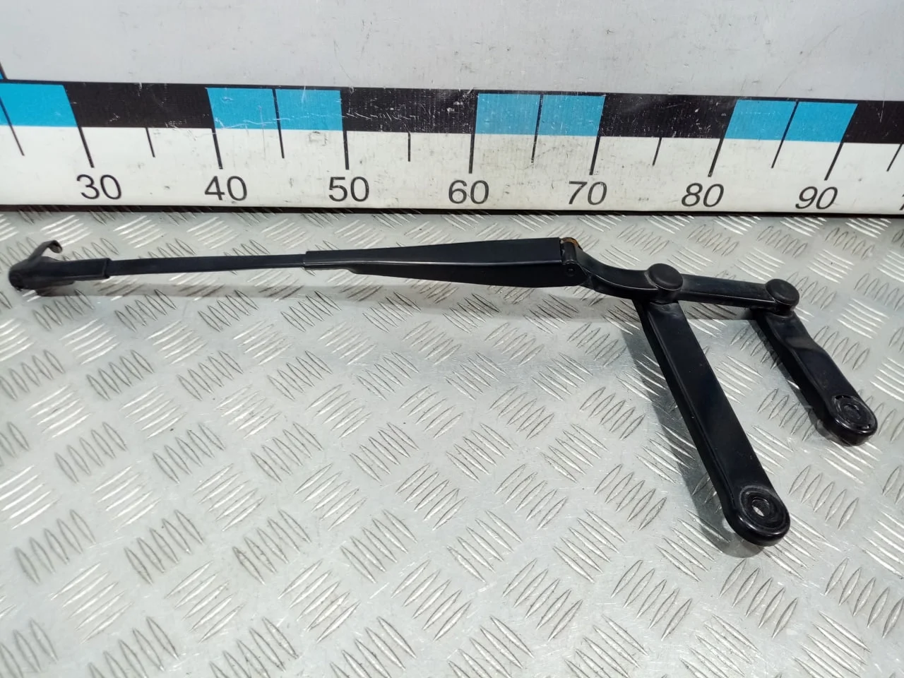 [Б/У] Поводок стеклоочистителя передний правый [Код: 00605720 ]