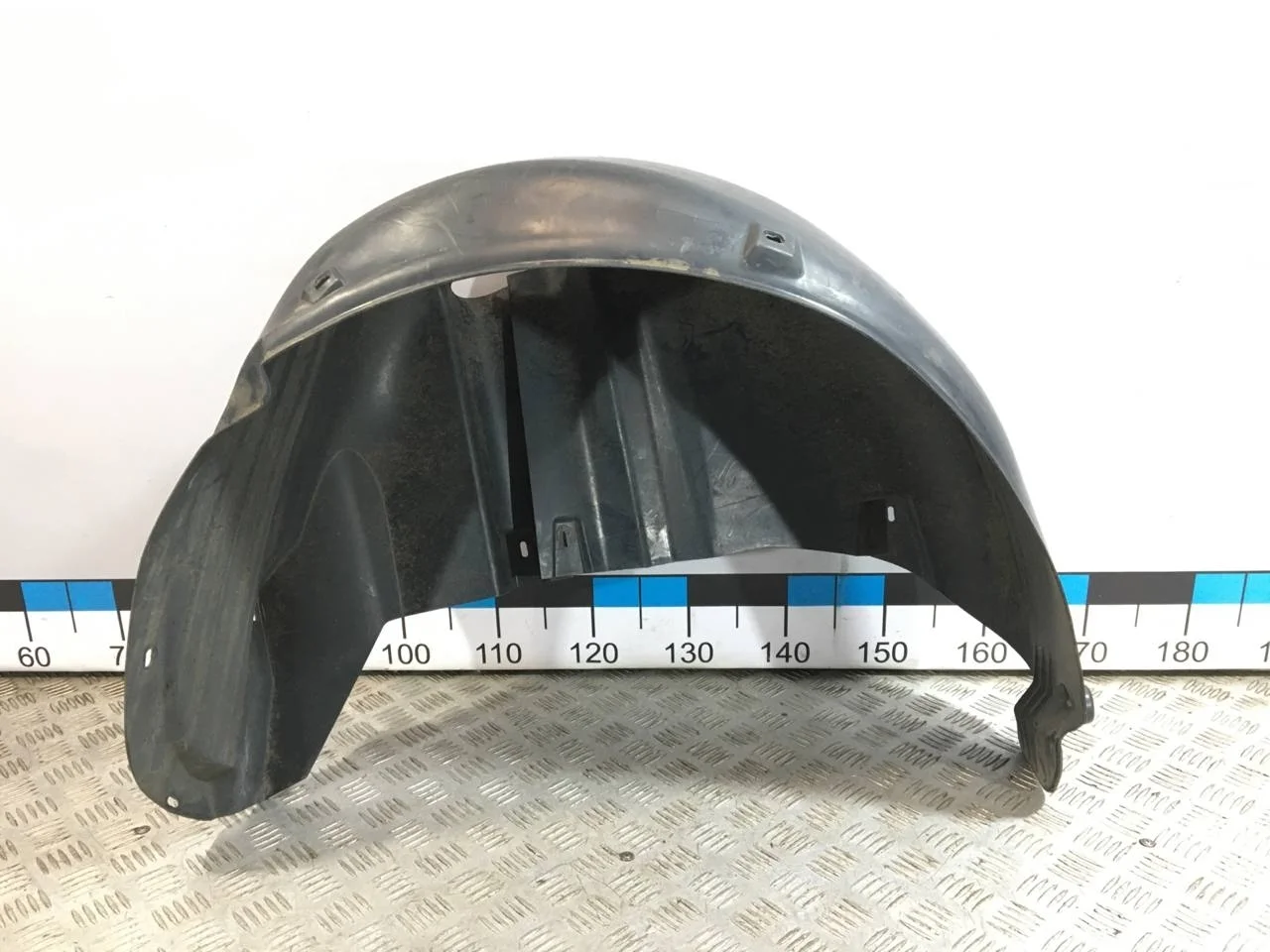 [Б/У] Подкрылок задний правый Skoda Fabia - (Состояние: пробег 82т ) [Код: 00667795 ]