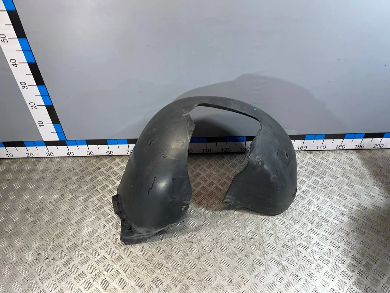 [Б/У] Подкрылок передний левый основной [Код: 00628258 ]