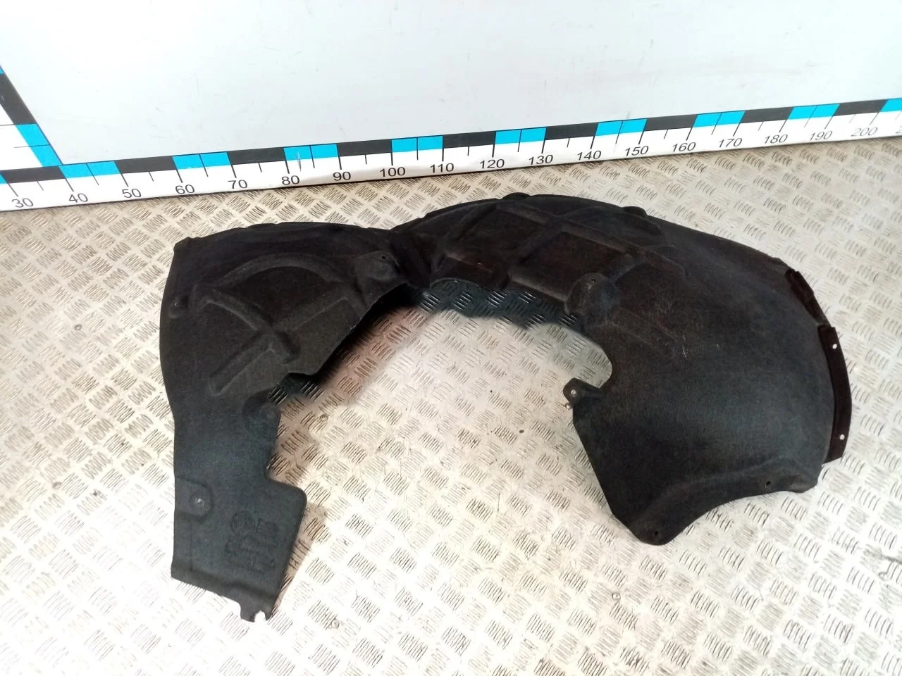 [Б/У] Подкрылок передний правый [Код: 00680851 ]