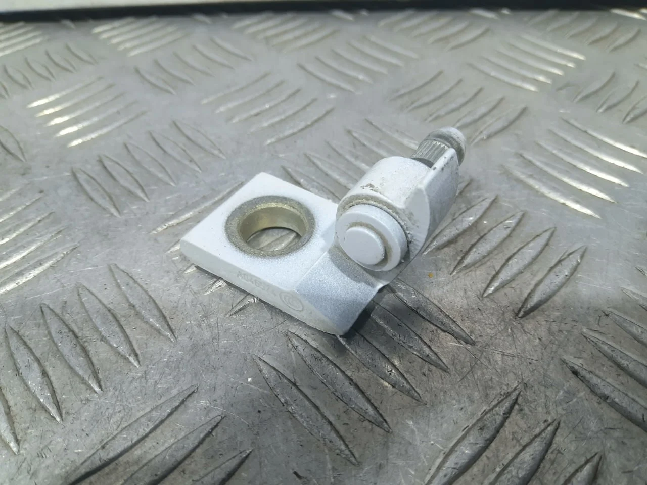 [Б/У] Половина петли двери верхняя часть [Код: 00522212 ]