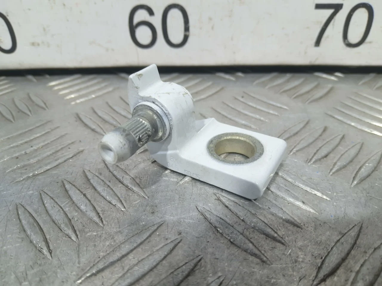 [Б/У] Половина петли двери верхняя часть [Код: 00522600 ]