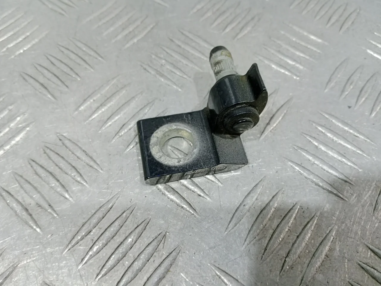 [Б/У] Половина петли двери верхняя часть [Код: 00665918 ]