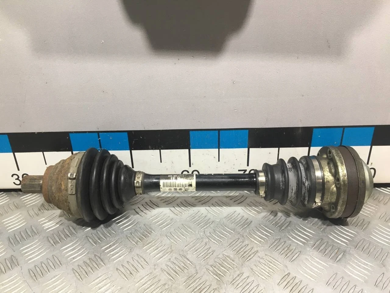 [Б/У] Полуось передняя левая [Код: 00683455 ]