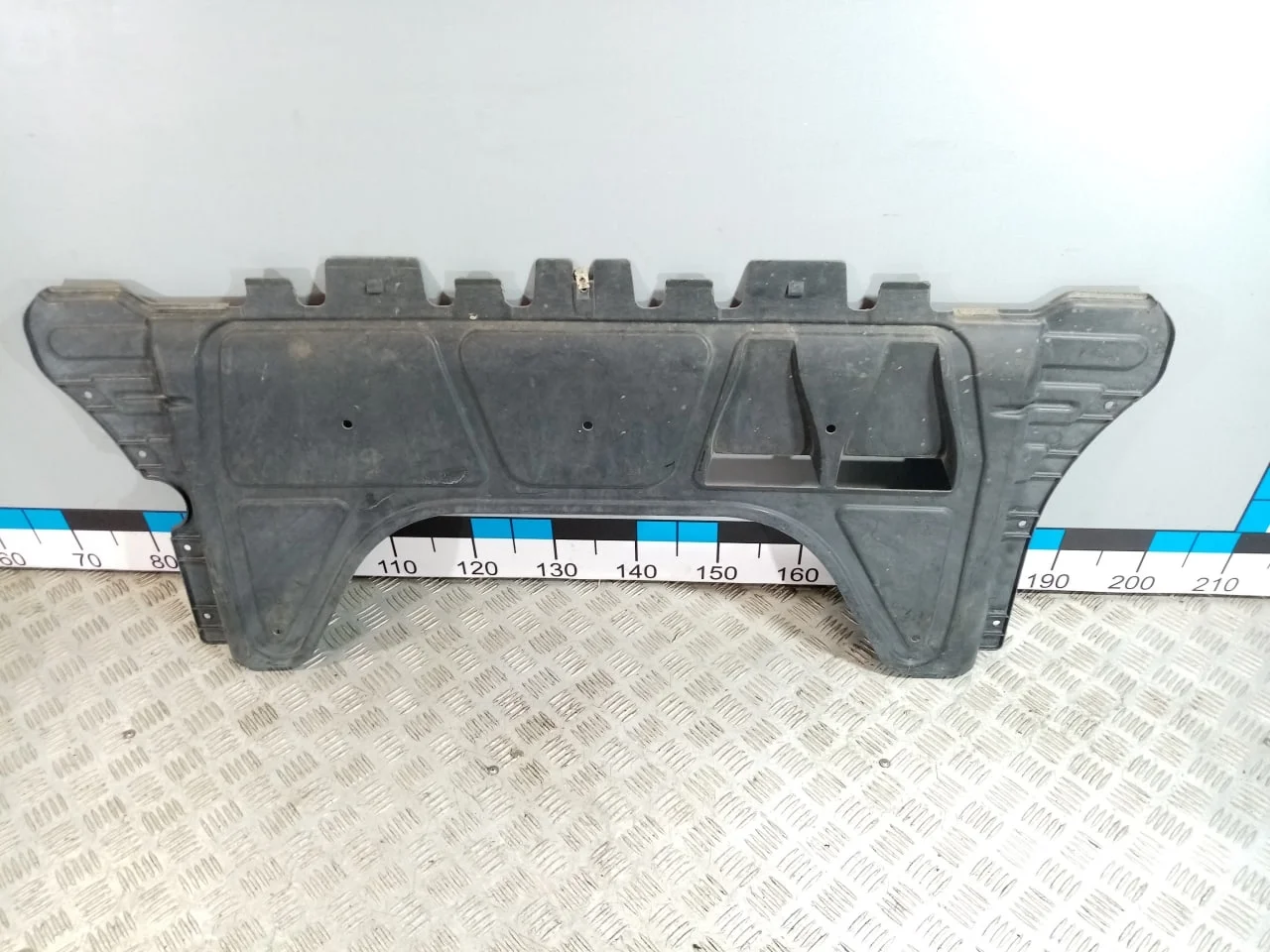 [Б/У] Пыльник двигателя центральный - Незначительная трещина [ХОРОШЕЕ] [Код: 00624761 ]