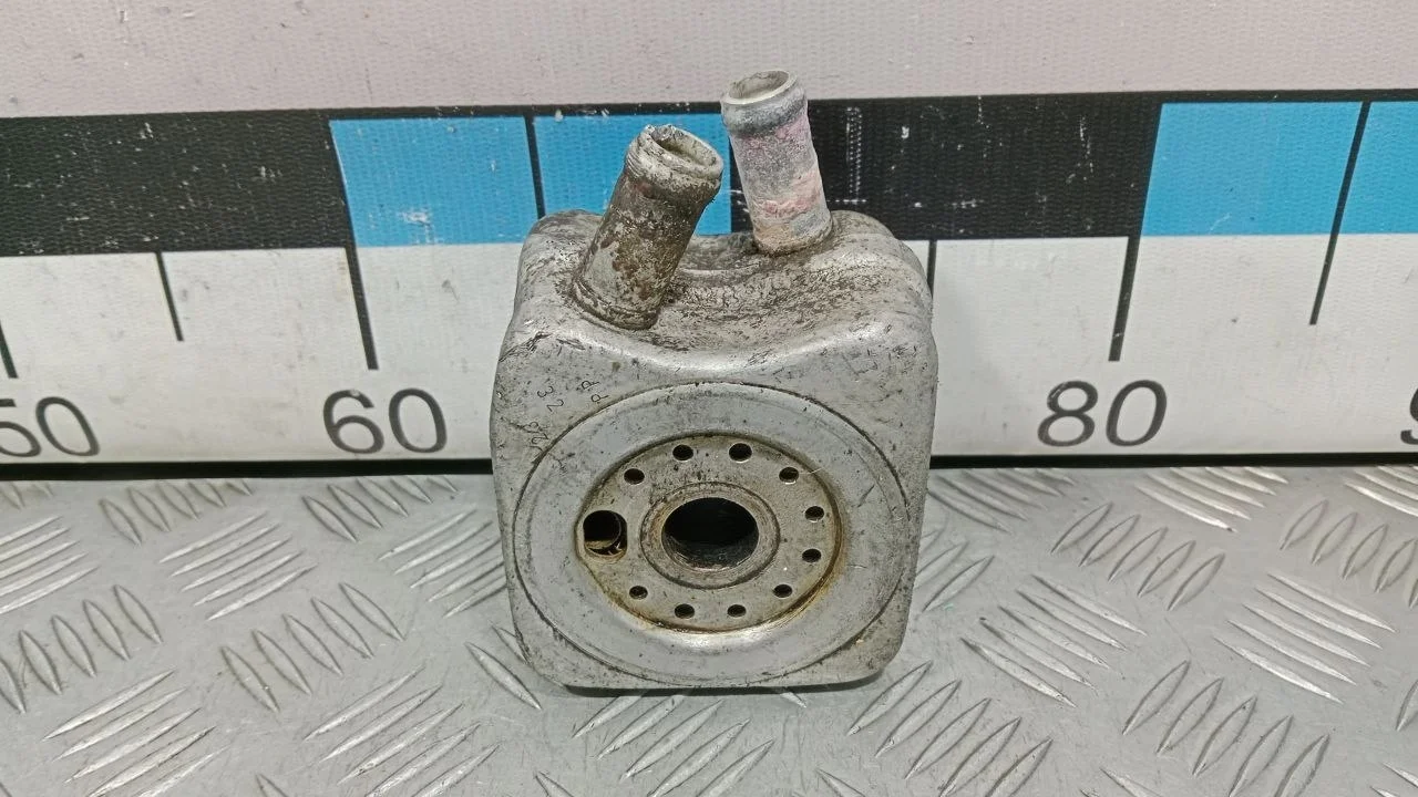 [Б/У] Радиатор масляный 90x90x54 VAG [Код: 00393267 ]