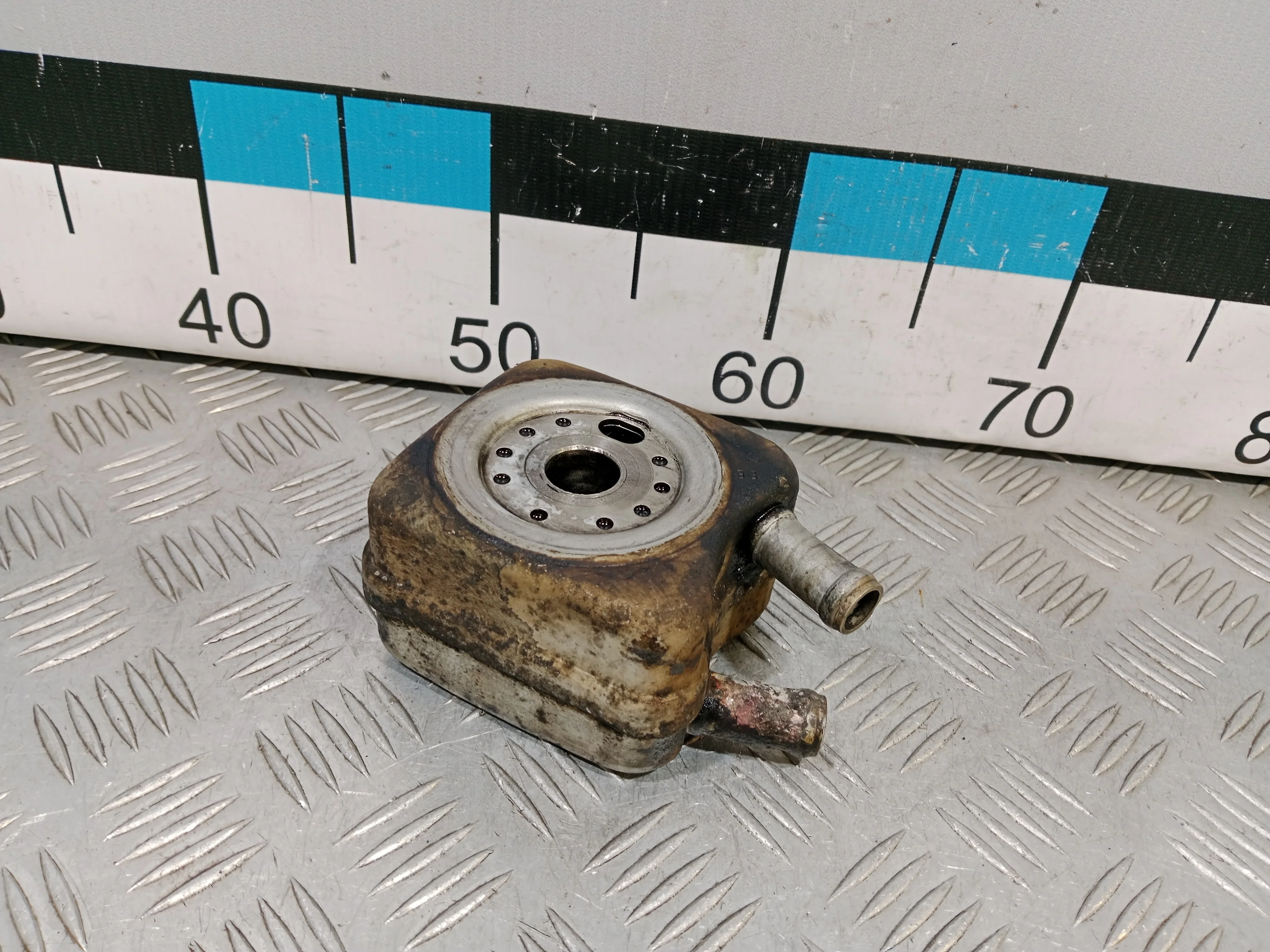 [Б/У] Радиатор масляный 90x90x54 VAG [Код: 00438616 ]