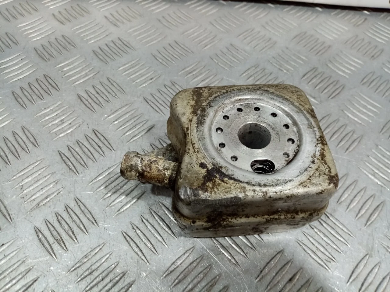 [Б/У] Радиатор масляный 90x90x54 VAG [Код: 00624214 ]