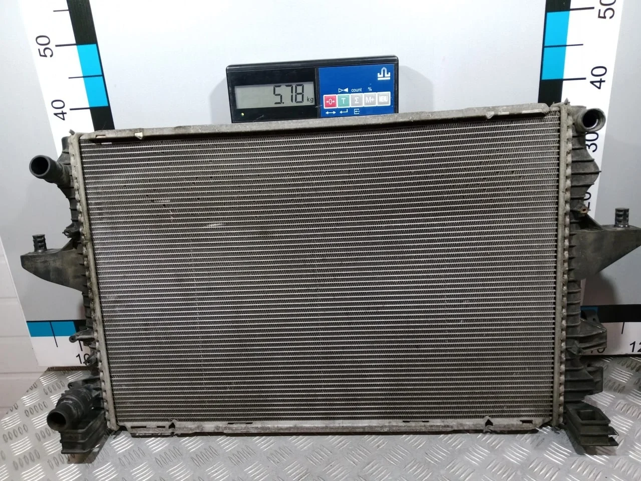 [Б/У] Радиатор охлаждения VW Transporter T5 [Код: 00672968 ]