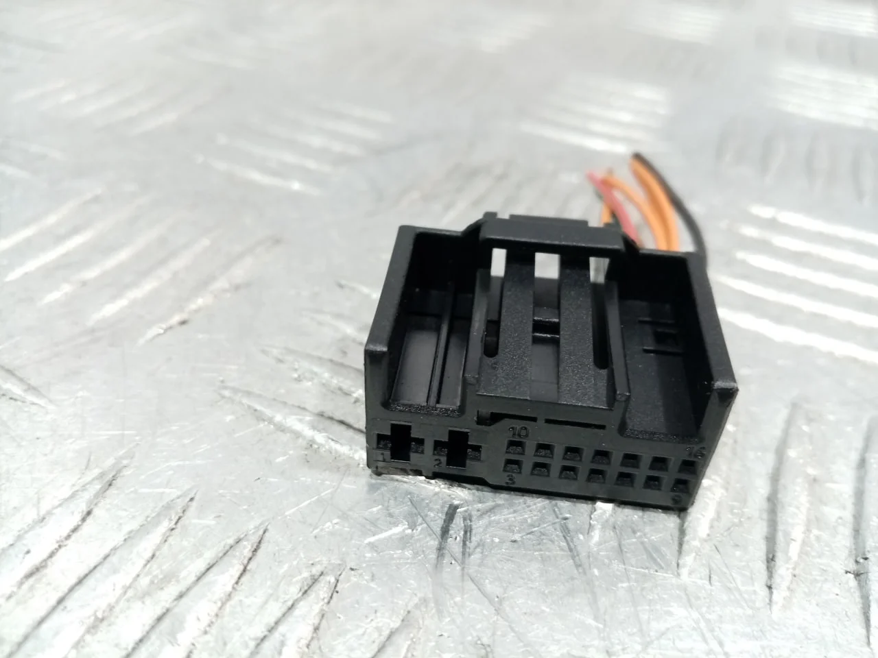 [Б/У] Разъем 16-pin VAG [Код: 00582872 ]