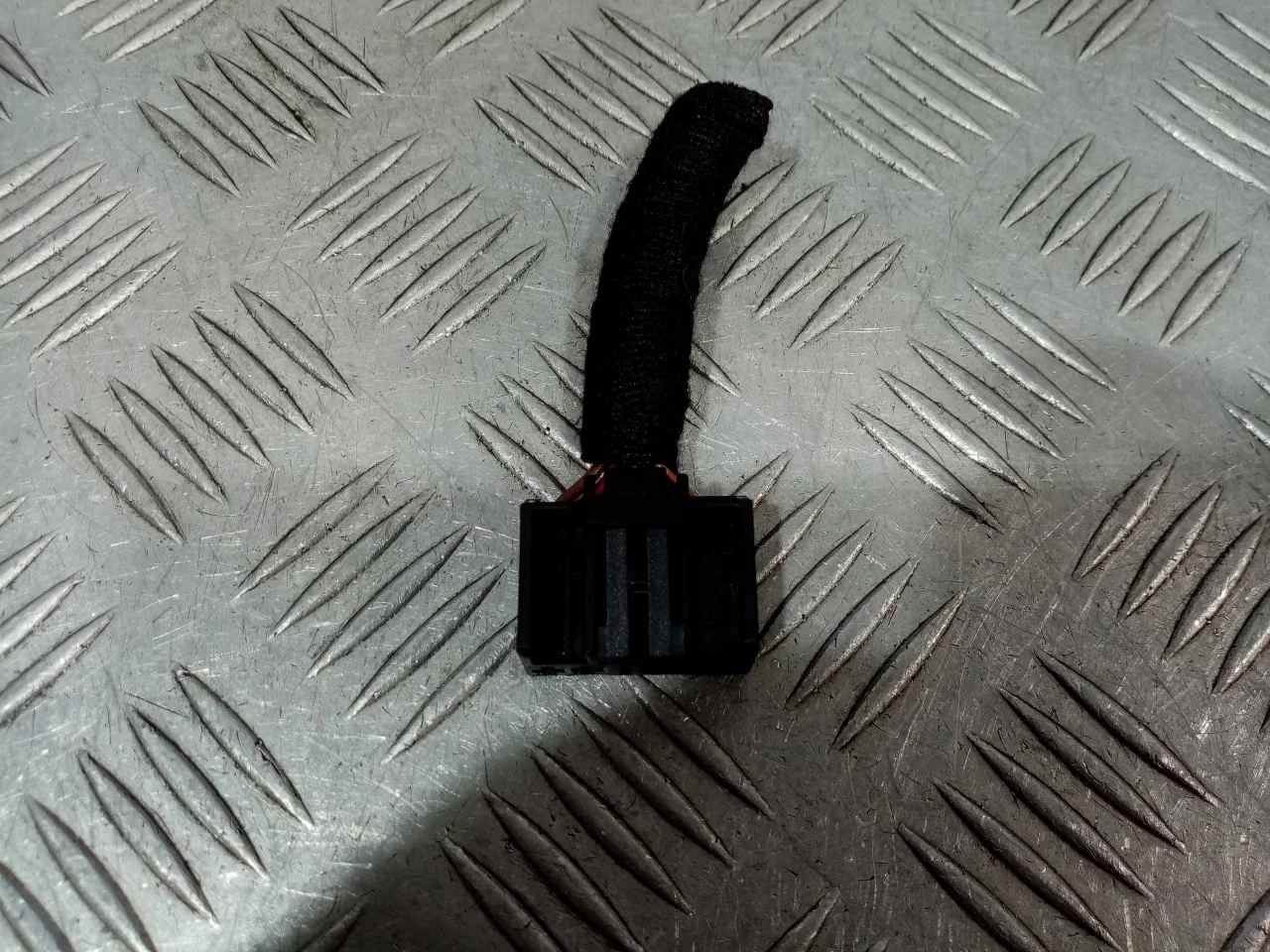 [Б/У] Разъем 16-pin VAG [Код: 00650999 ]