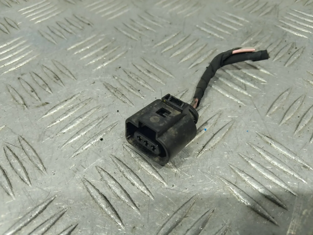 [Б/У] Разъем 3 контакта [Код: 00586365 ]