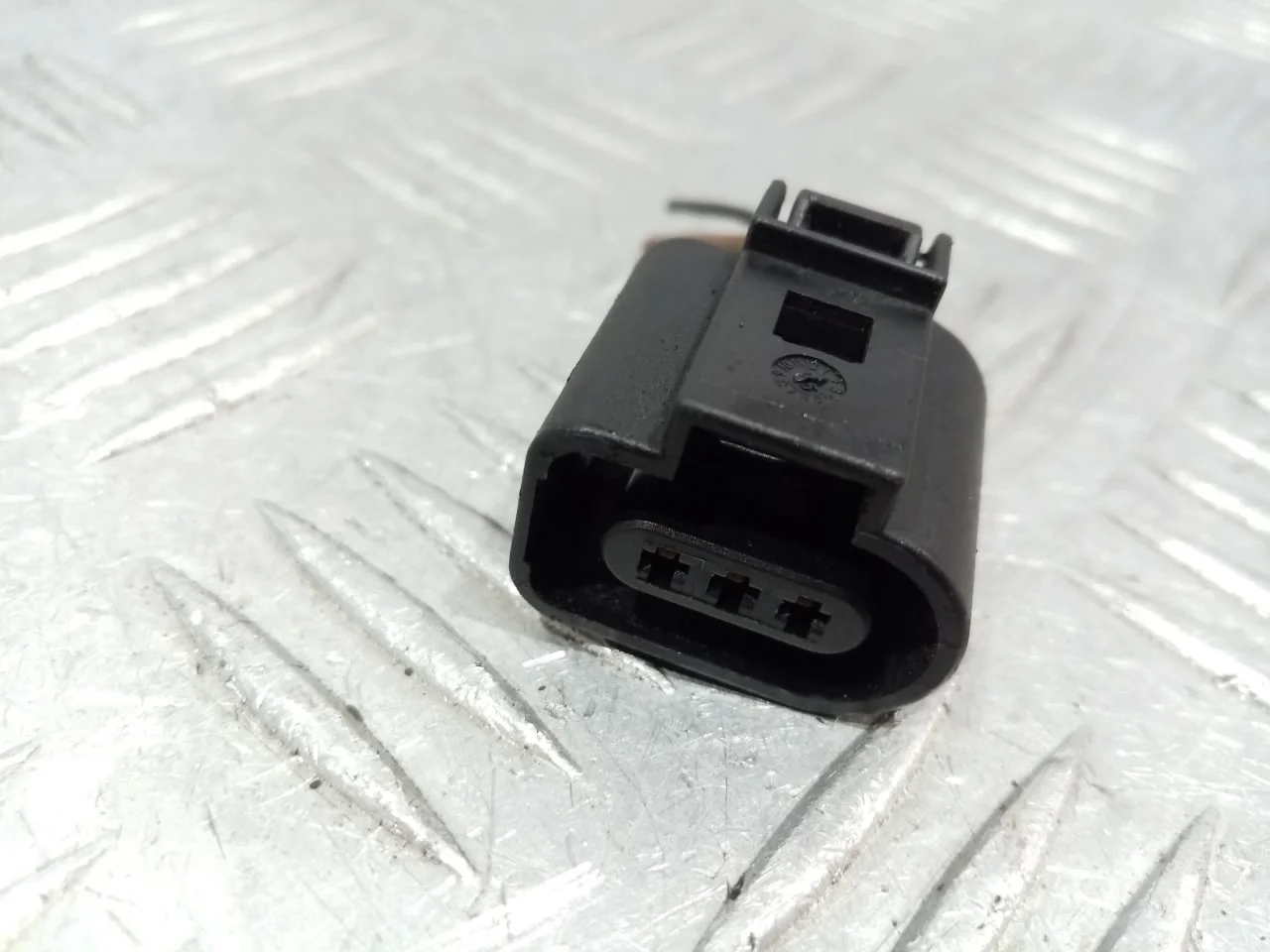 [Б/У] Разъем 3 контакта [Код: 00586614 ]