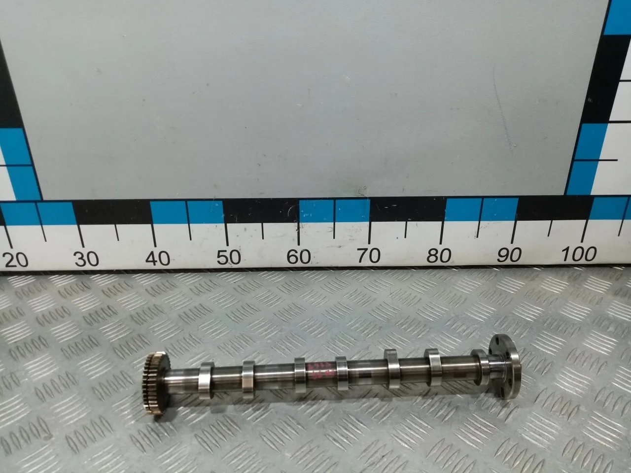 [Б/У] Распредвал впускной правый 1-3 цилиндр [Код: 00684967 ]